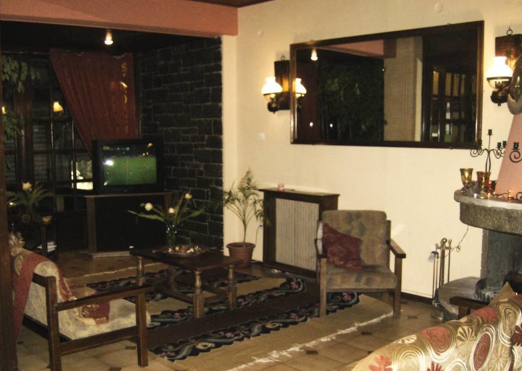 Hotel Stadion Delphi Quarto foto